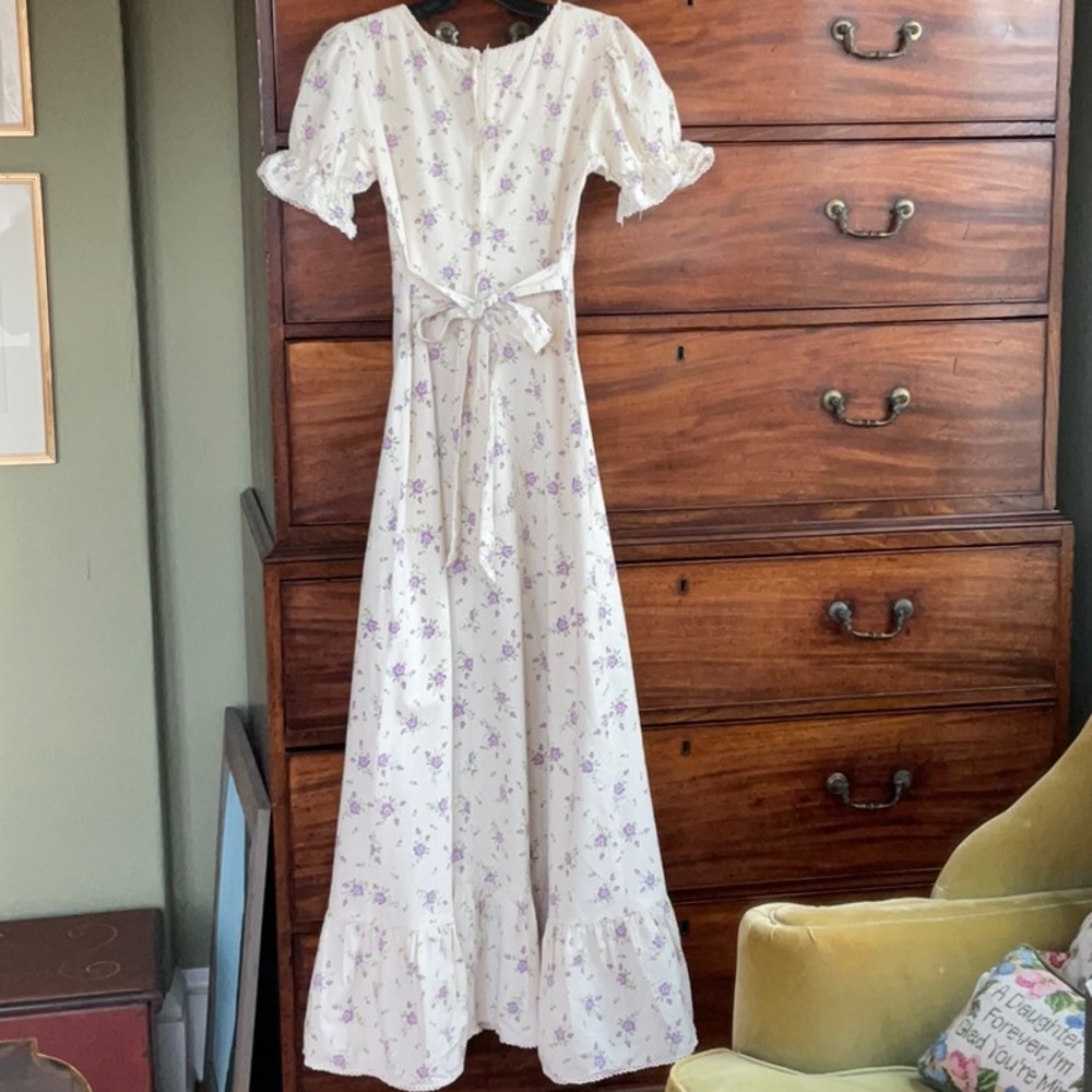 1970s long floral dress - Picture 2 of 3